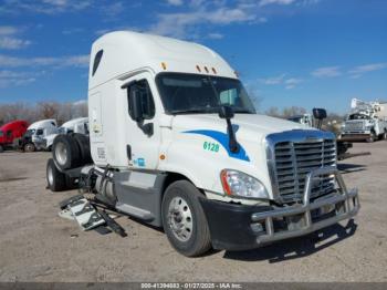  Salvage Freightliner Cascadia 125