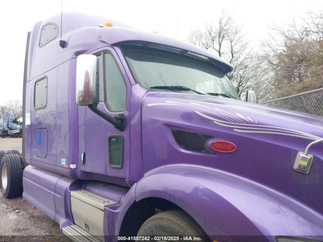  Salvage Peterbilt 587