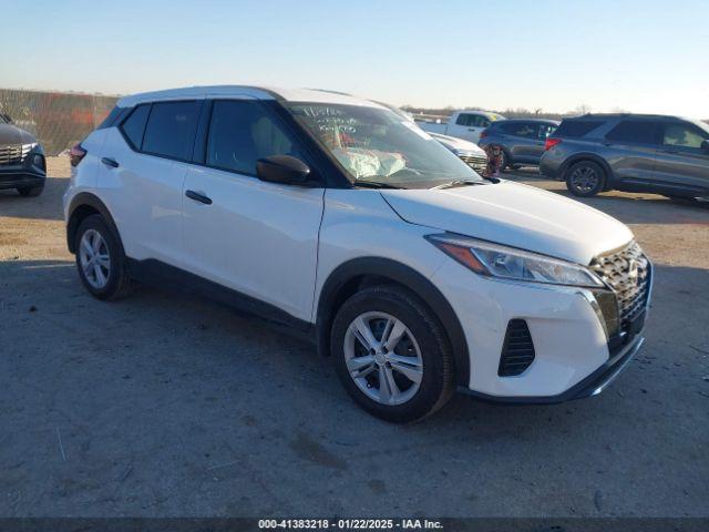  Salvage Nissan Kicks