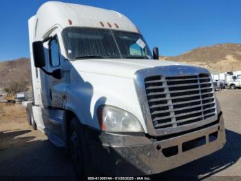  Salvage Freightliner Cascadia 125