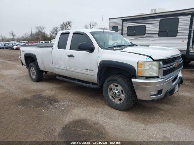  Salvage Chevrolet Silverado 2500