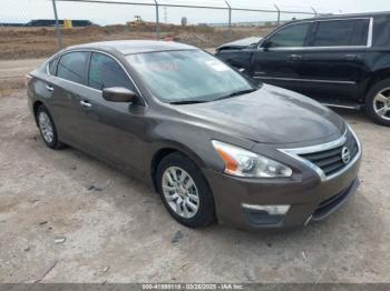  Salvage Nissan Altima
