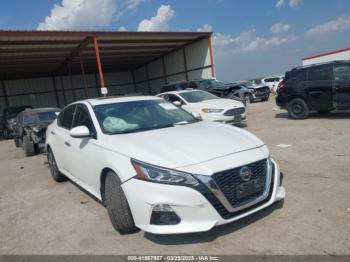  Salvage Nissan Altima