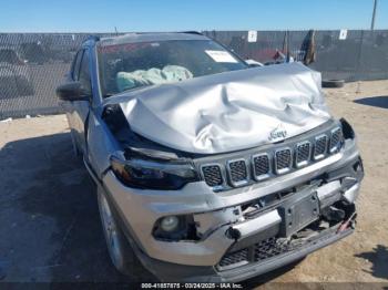  Salvage Jeep Compass