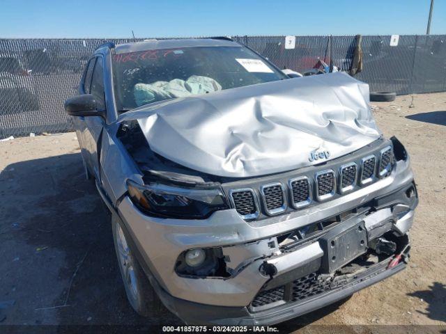  Salvage Jeep Compass