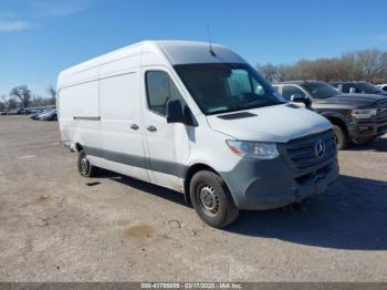  Salvage Mercedes-Benz Sprinter 2500