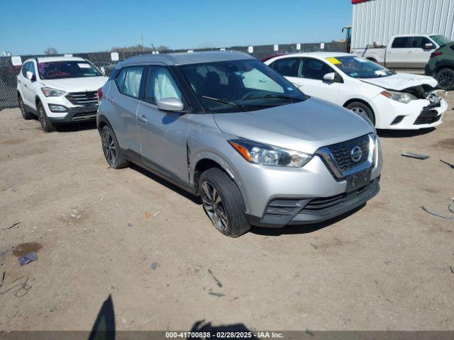  Salvage Nissan Kicks