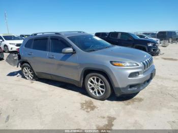  Salvage Jeep Cherokee