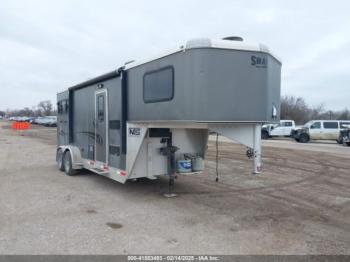  Salvage Shadow Cruiser 27 Travel Trailer