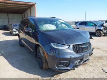  Salvage Chrysler Pacifica