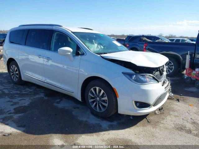  Salvage Chrysler Pacifica