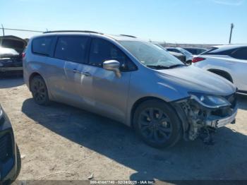  Salvage Chrysler Pacifica