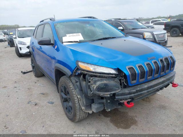  Salvage Jeep Cherokee
