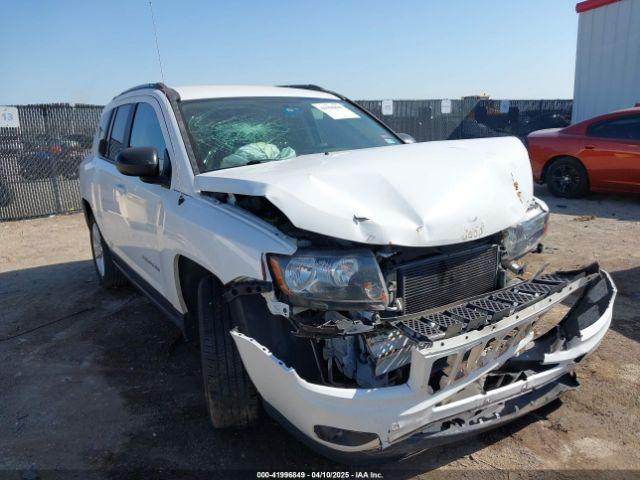  Salvage Jeep Compass