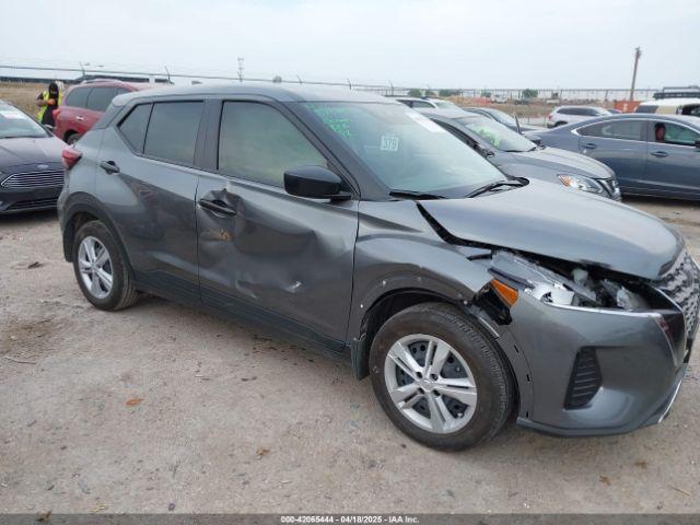  Salvage Nissan Kicks