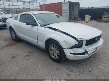  Salvage Ford Mustang