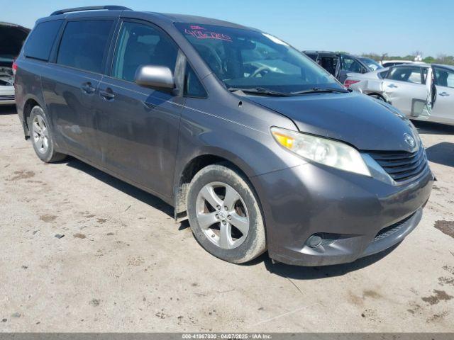  Salvage Toyota Sienna