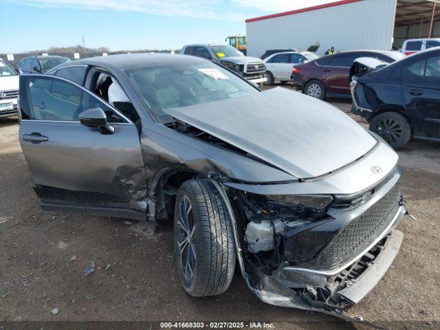  Salvage Toyota Crown