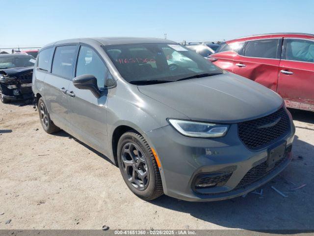  Salvage Chrysler Pacifica