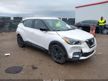  Salvage Nissan Kicks