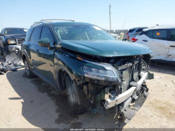  Salvage Nissan Pathfinder