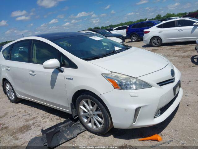  Salvage Toyota Prius v