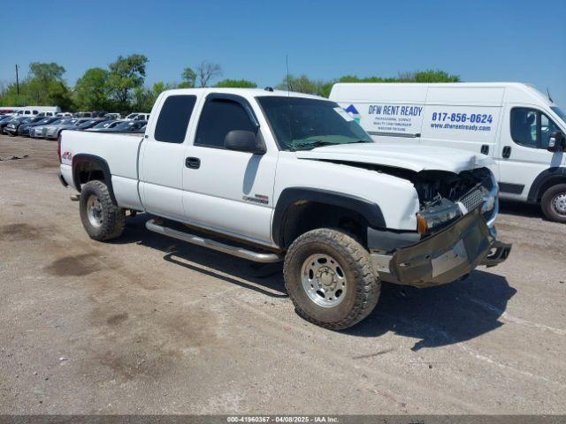  Salvage Chevrolet Silverado 2500