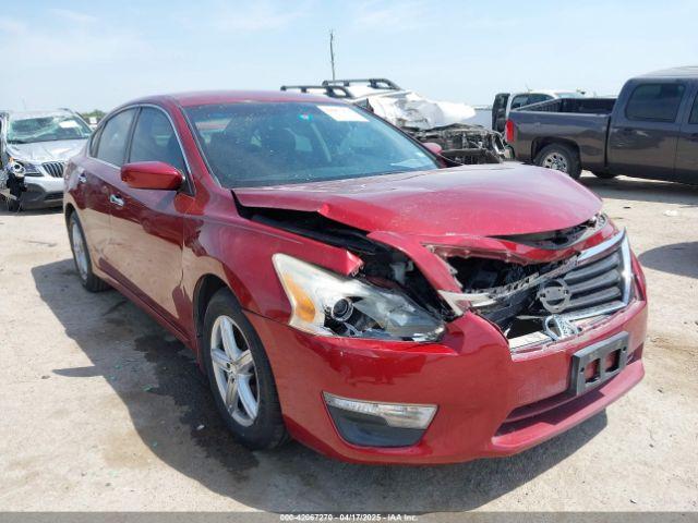  Salvage Nissan Altima