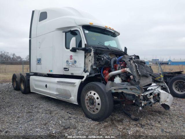  Salvage Peterbilt 579