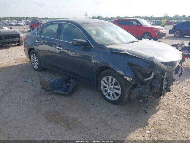  Salvage Nissan Altima