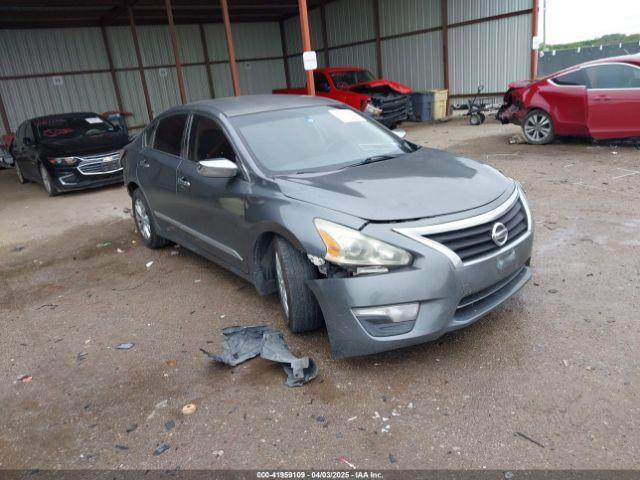  Salvage Nissan Altima