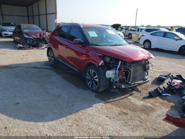  Salvage Nissan Kicks