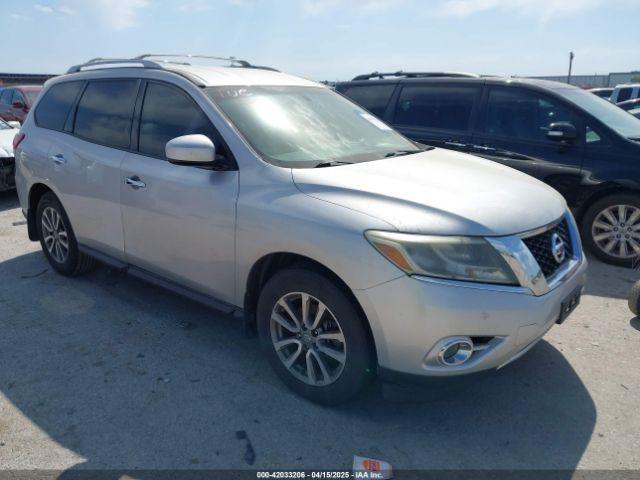 Salvage Nissan Pathfinder