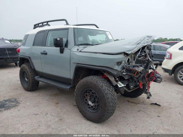  Salvage Toyota FJ Cruiser