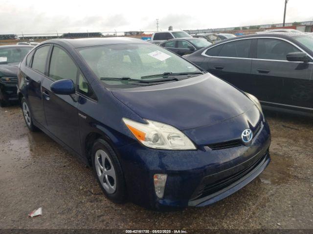  Salvage Toyota Prius