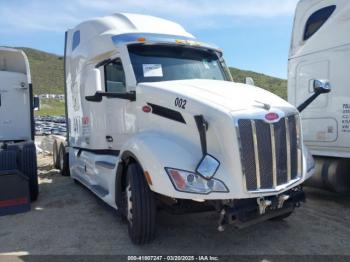  Salvage Peterbilt 579
