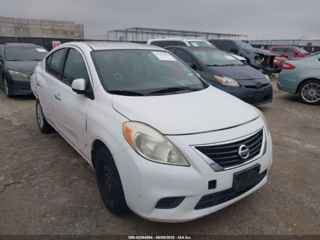  Salvage Nissan Versa