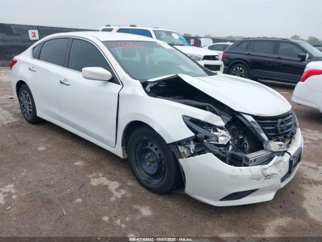  Salvage Nissan Altima