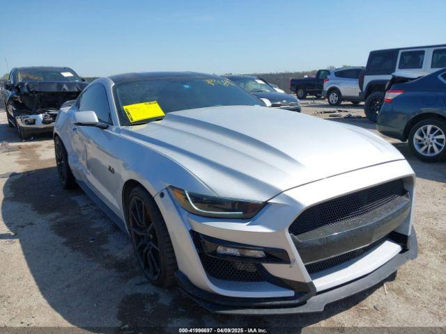  Salvage Ford Mustang