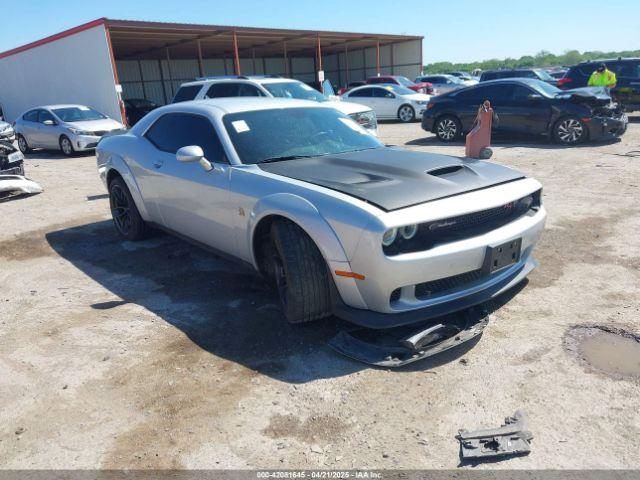  Salvage Dodge Challenger