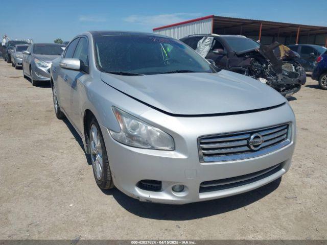  Salvage Nissan Maxima