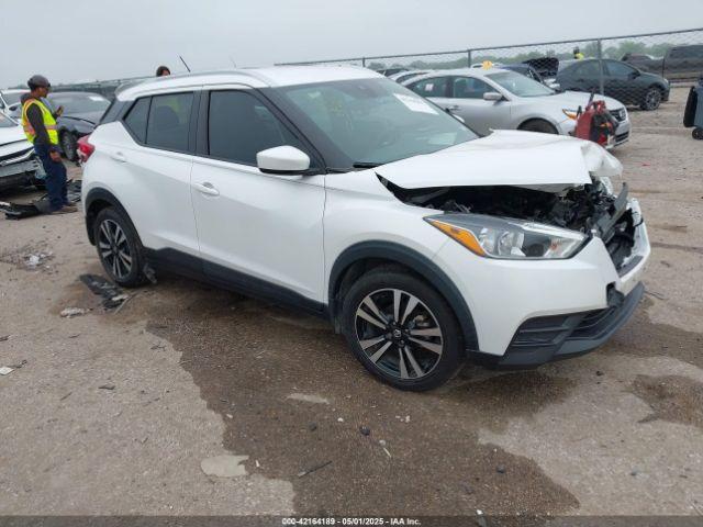  Salvage Nissan Kicks