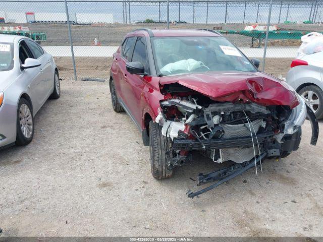  Salvage Nissan Kicks