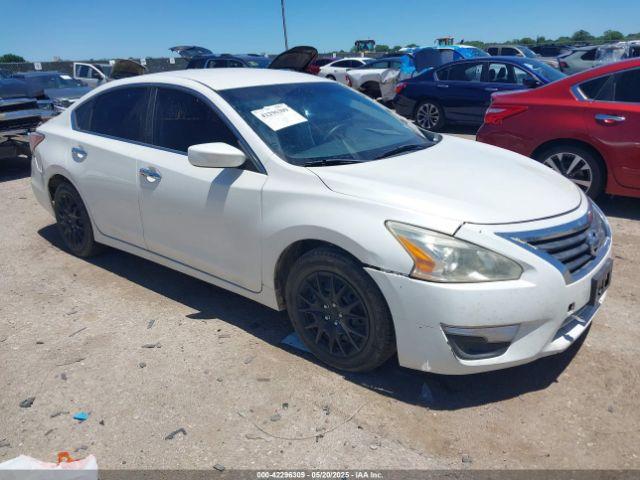  Salvage Nissan Altima
