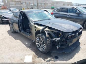  Salvage Kia Stinger