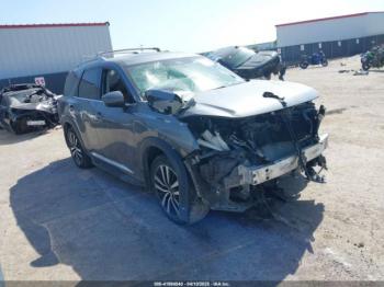  Salvage Nissan Pathfinder