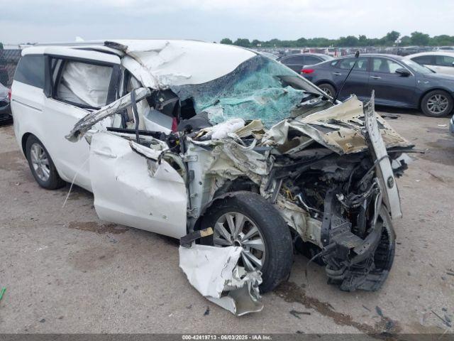  Salvage Kia Sedona