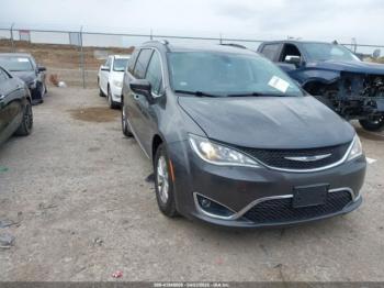  Salvage Chrysler Pacifica
