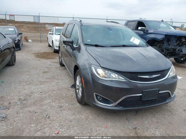  Salvage Chrysler Pacifica