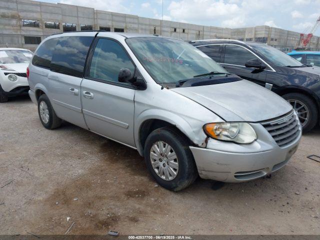  Salvage Chrysler Town & Country
